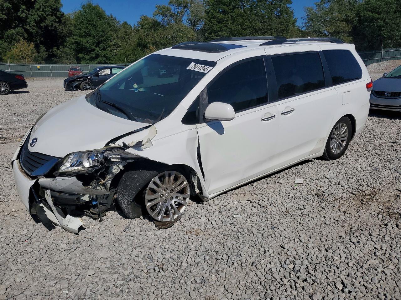 2011 TOYOTA SIENNA XLE 8-PASSENGER | 5TDYK3DCXBS041674 | UPCARS