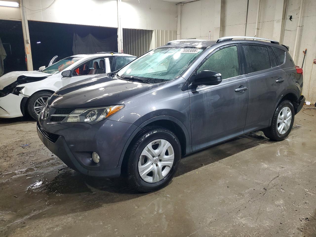 2015 TOYOTA RAV4 LE | JTMZFREV2FJ037102 | UPCARS