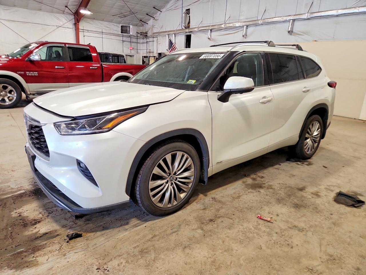 2023 TOYOTA HIGHLANDER PLATINUM | 5TDEBRCH7PS109729 | UPCARS