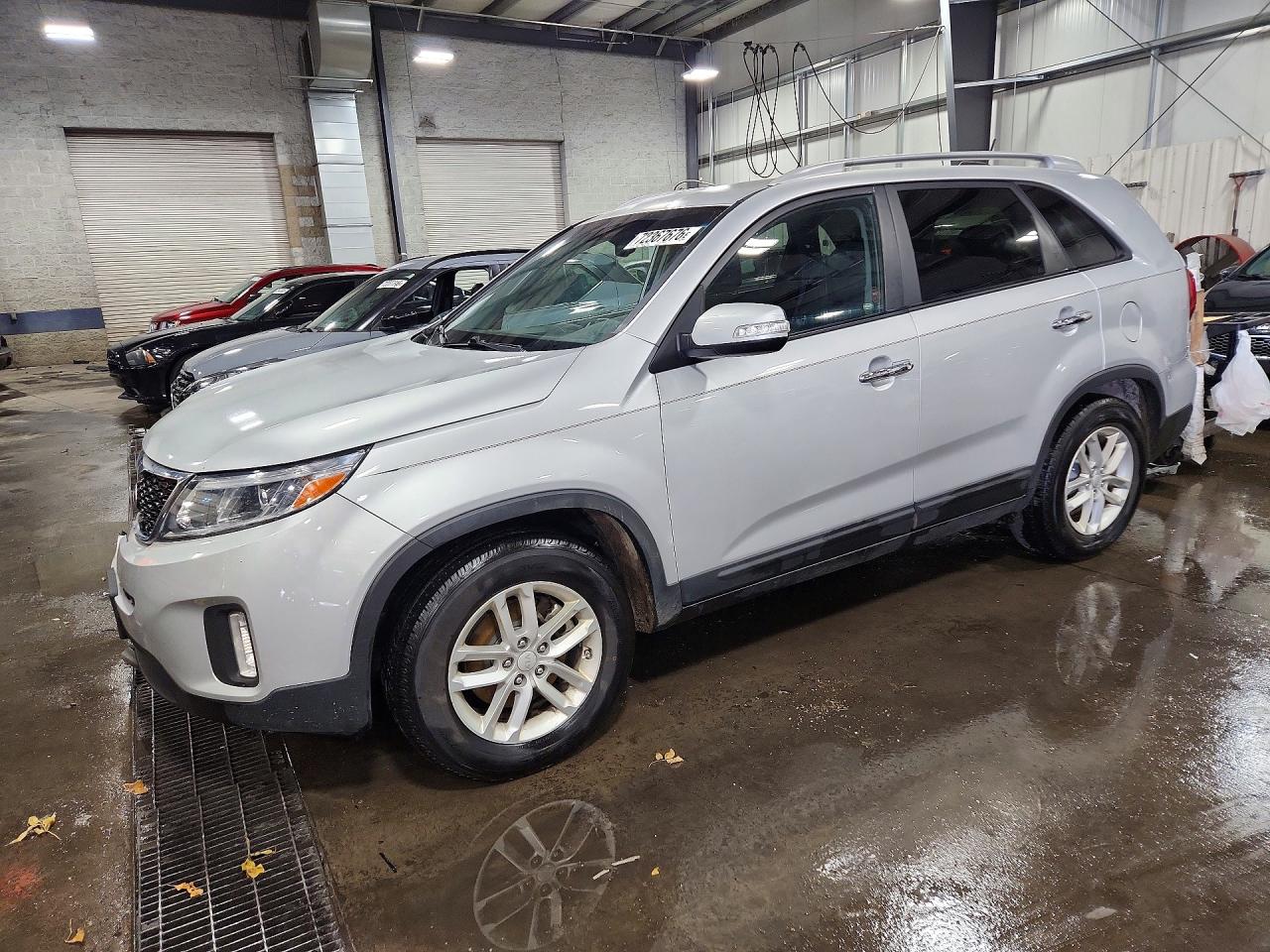 2014 KIA SORENTO LX | 5XYKT4A76EG462602 | UPCARS