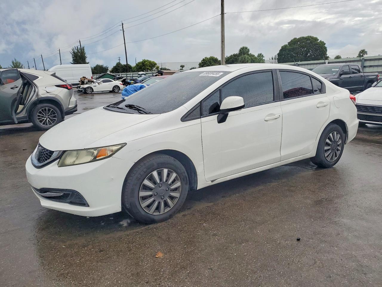 2013 HONDA CIVIC LX | 19XFB2F55DE097079 | UPCARS