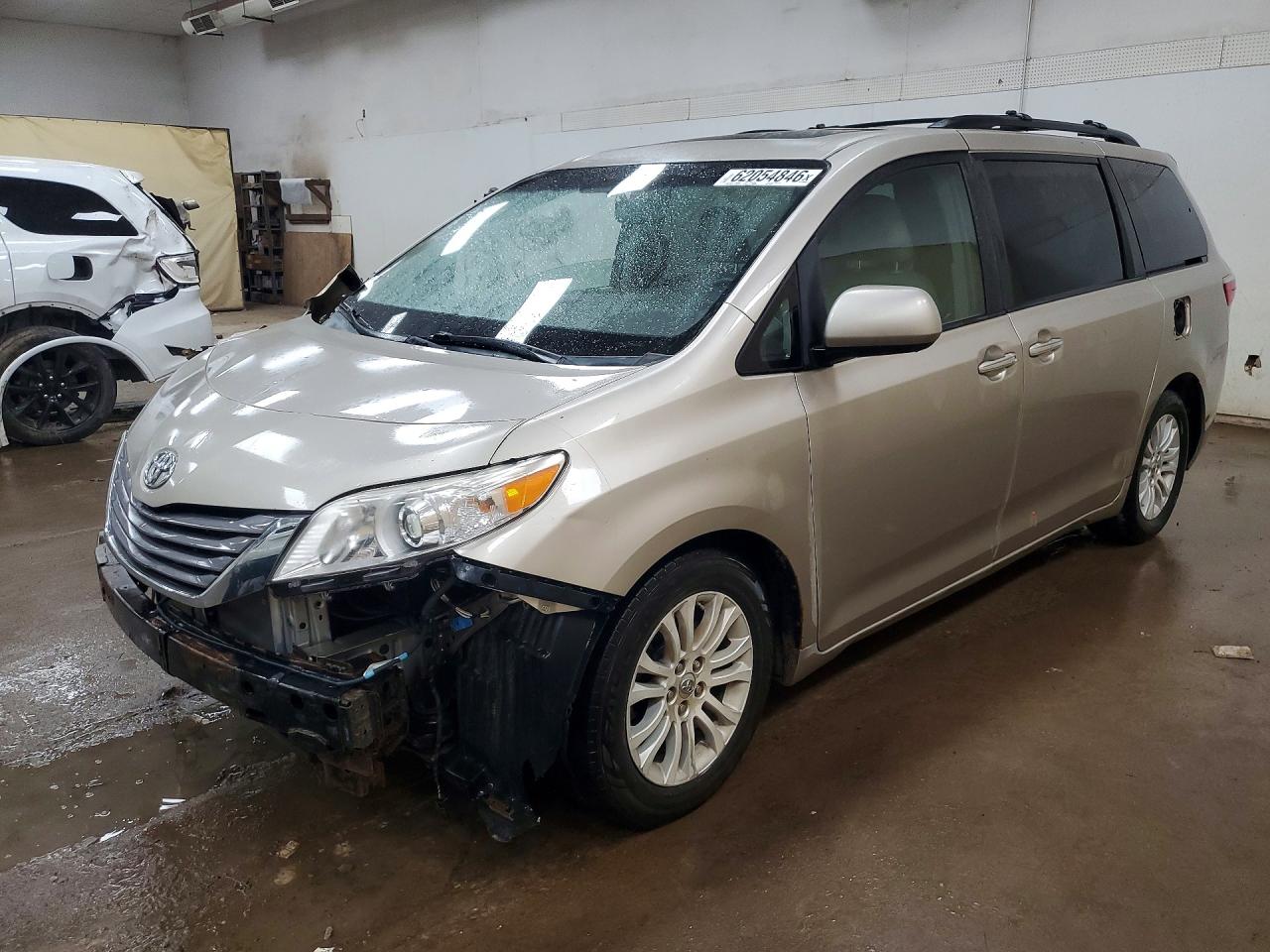 2015 TOYOTA SIENNA XLE 8-PASSENGER | 5TDYK3DC0FS563462 | UPCARS