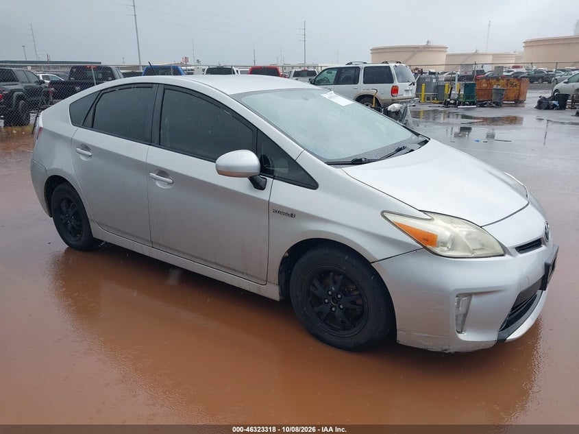 2015 TOYOTA PRIUS TWO | JTDKN3DU9F1997401 | UPCARS