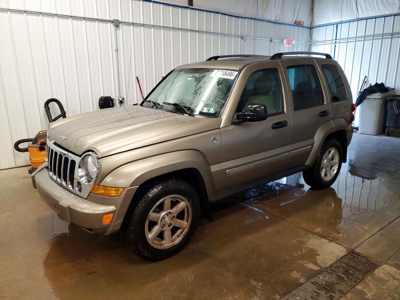 2005 JEEP LIBERTY LIMITED | 1J4GL58K25W514990 | UPCARS