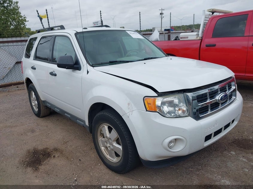 2011 FORD ESCAPE XLT | 1FMCU0DG8BKA98707 | UPCARS