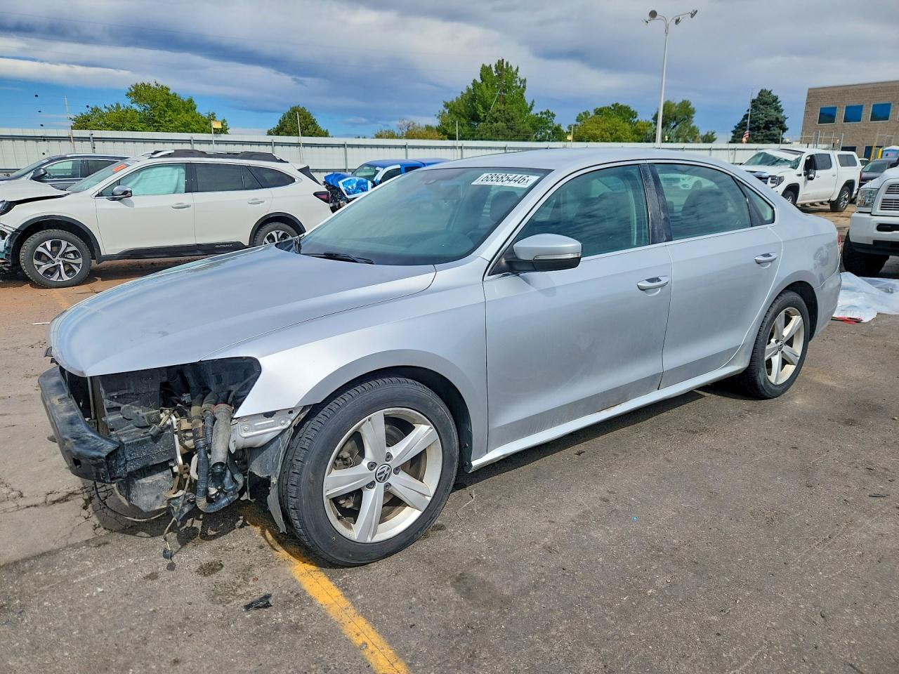 2015 VOLKSWAGEN PASSAT S | 1VWAT7A3XFC091876 | UPCARS