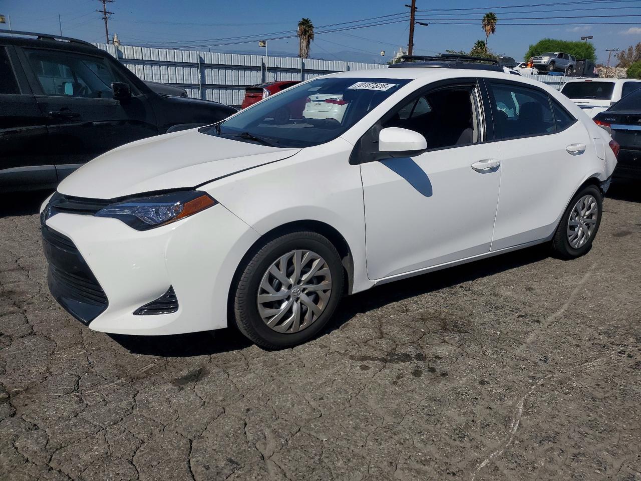 2018 TOYOTA COROLLA LE | 5YFBURHE1JP826574 | UPCARS