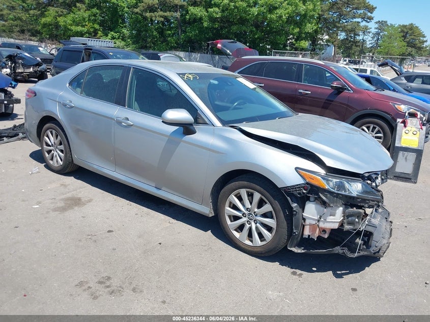 2018 TOYOTA CAMRY LE | 4T1B11HK4JU106944 | UPCARS