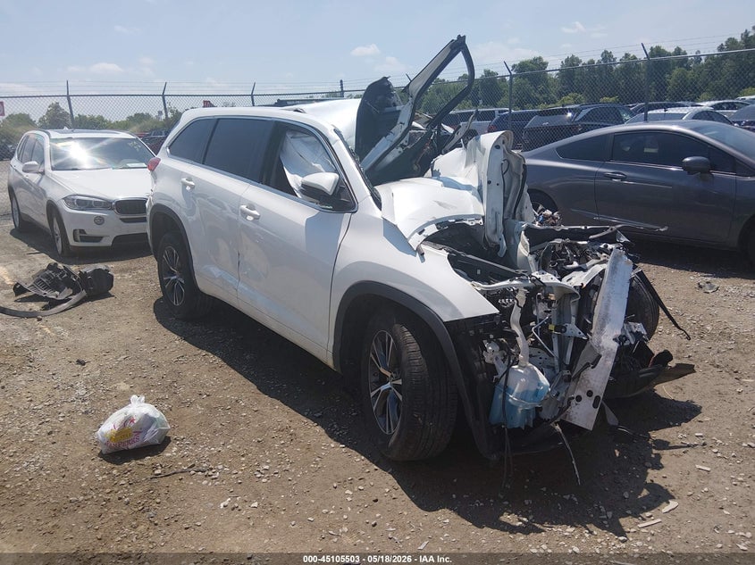 2018 TOYOTA HIGHLANDER LE | 5TDZARFH5JS035802 | UPCARS