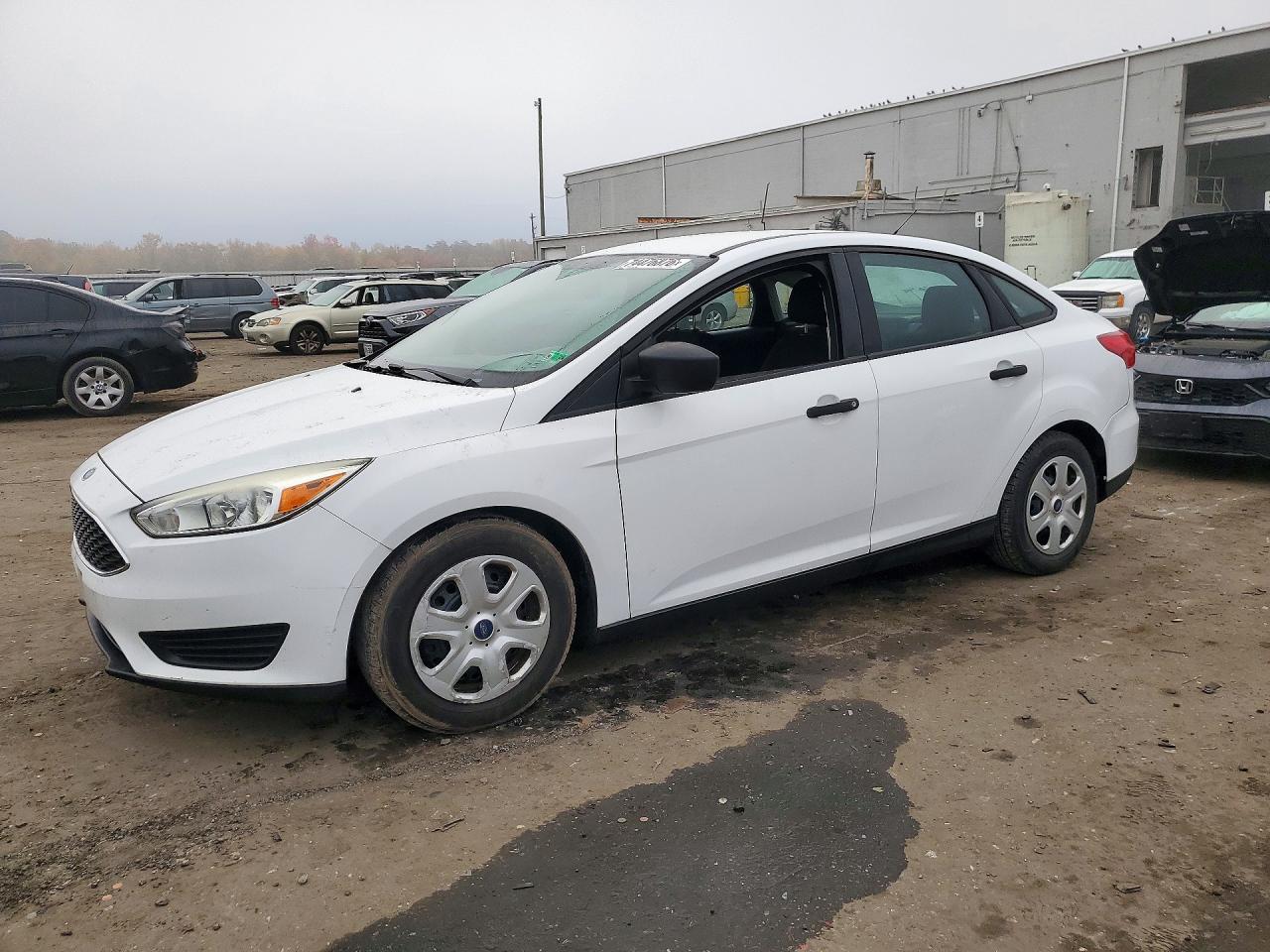 2015 FORD FOCU S | 1FADP3E29FL276702 | UPCARS