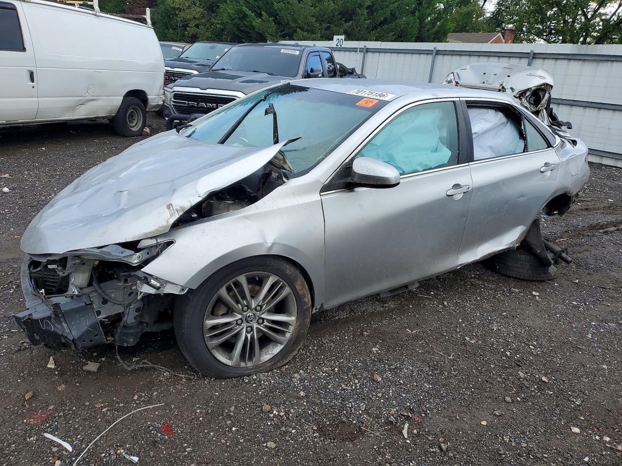 2015 TOYOTA CAMRY SE | 4T1BF1FK4FU971151 | UPCARS