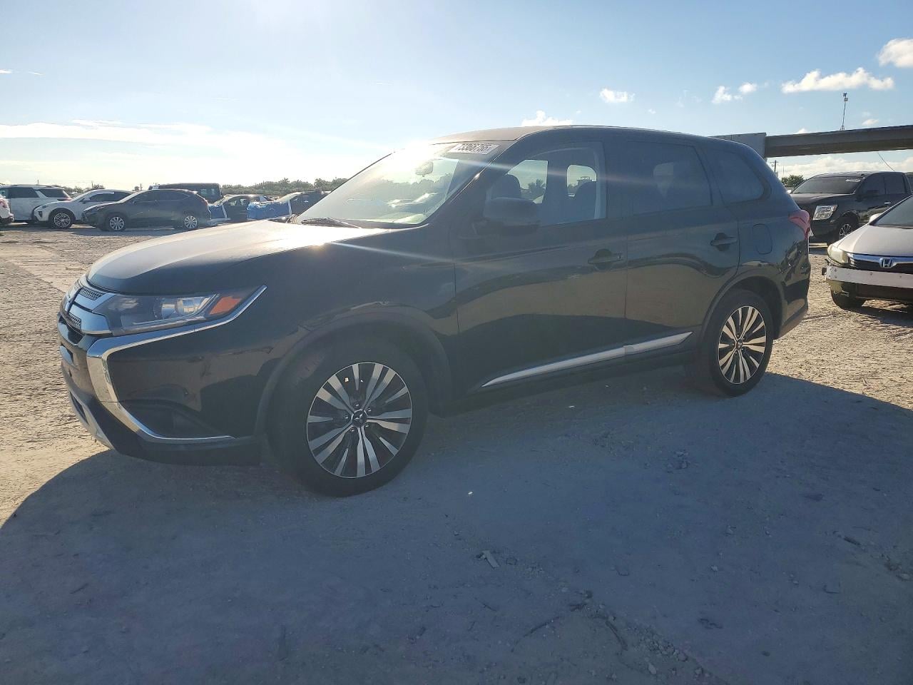 2019 MITSUBISHI OUTLANDER ES | JA4AD2A38KZ031499 | UPCARS