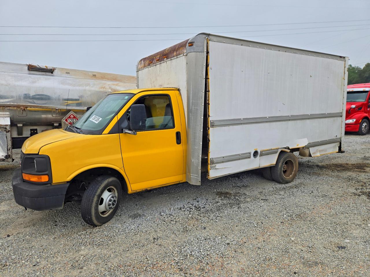 2005 GMC SAVANA BOX TRUCK | 1GDHG31UX51911404 | UPCARS