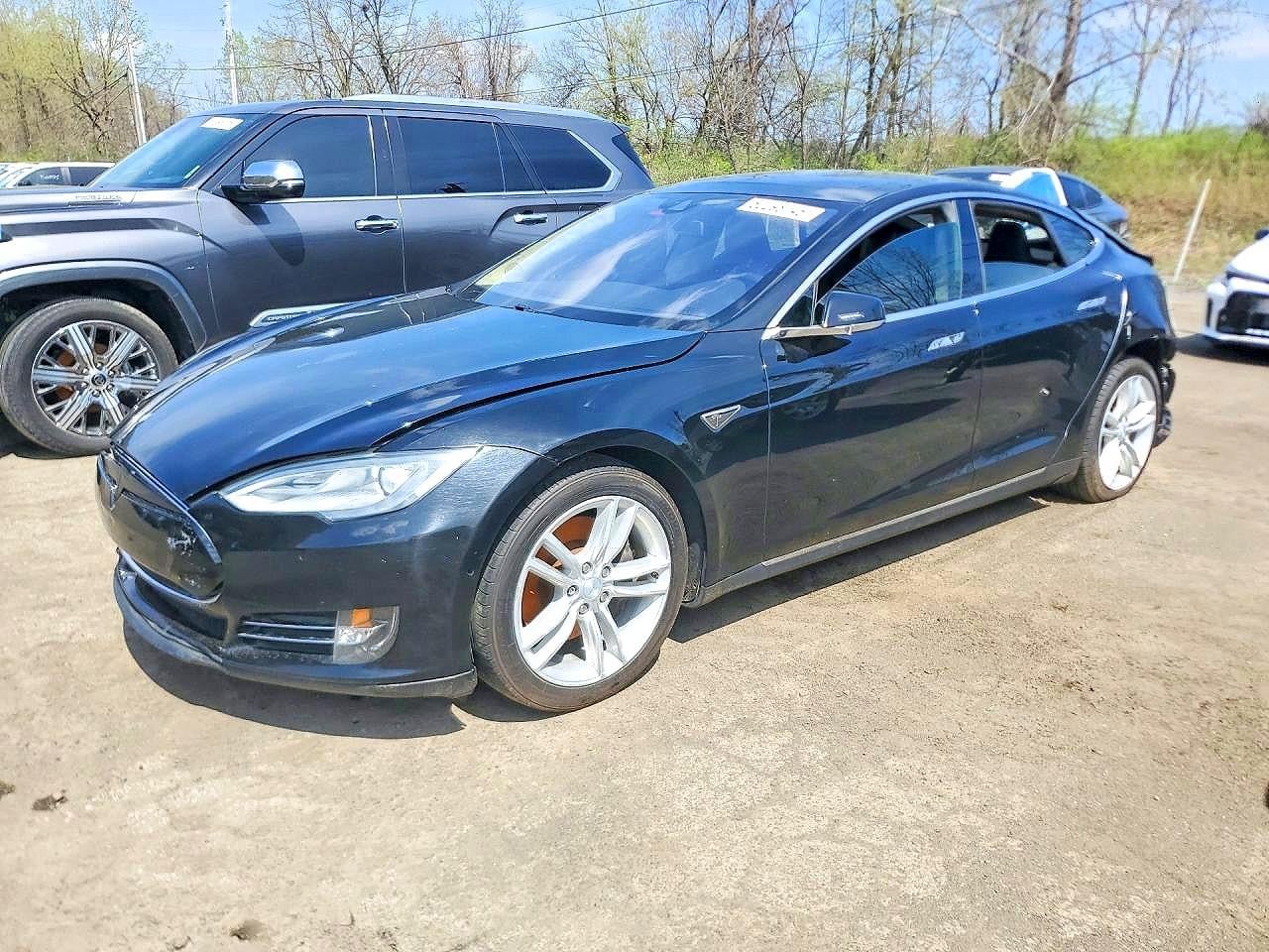 2015 TESLA MODEL S | 5YJSA1E27FF119731 | UPCARS