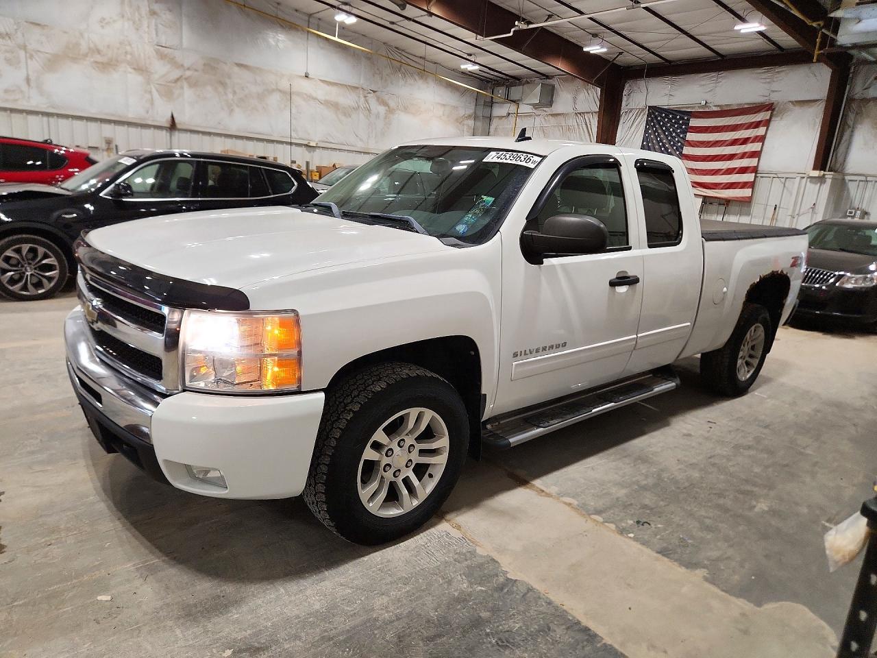 2011 CHEVROLET SILVERADO K1500 LT | 1GCRKSE30BZ458314 | UPCARS