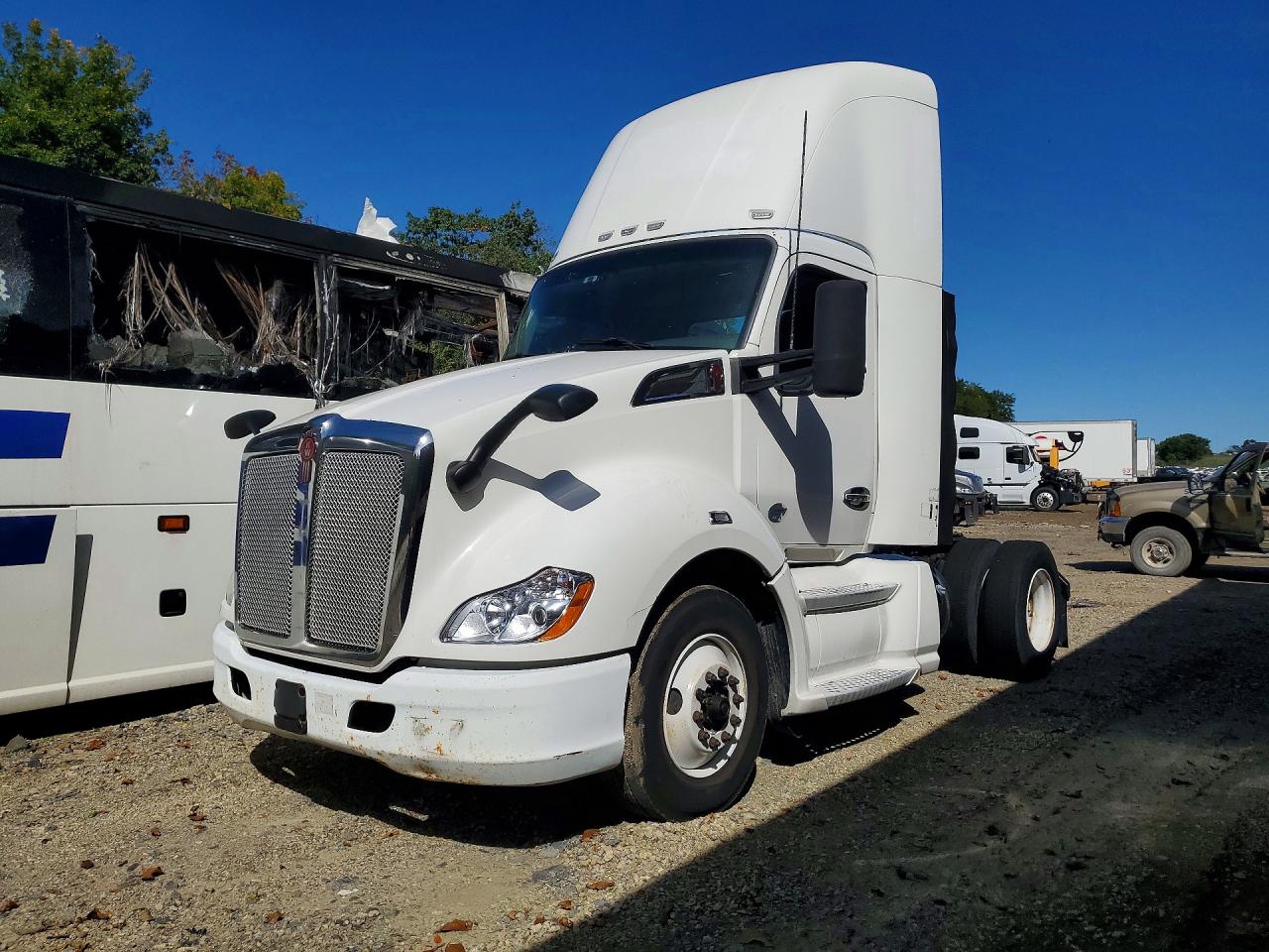 2015 KENWORTH ALL OTHER SEMI TRUCK | 1XKYA48X2FJ462463 | UPCARS