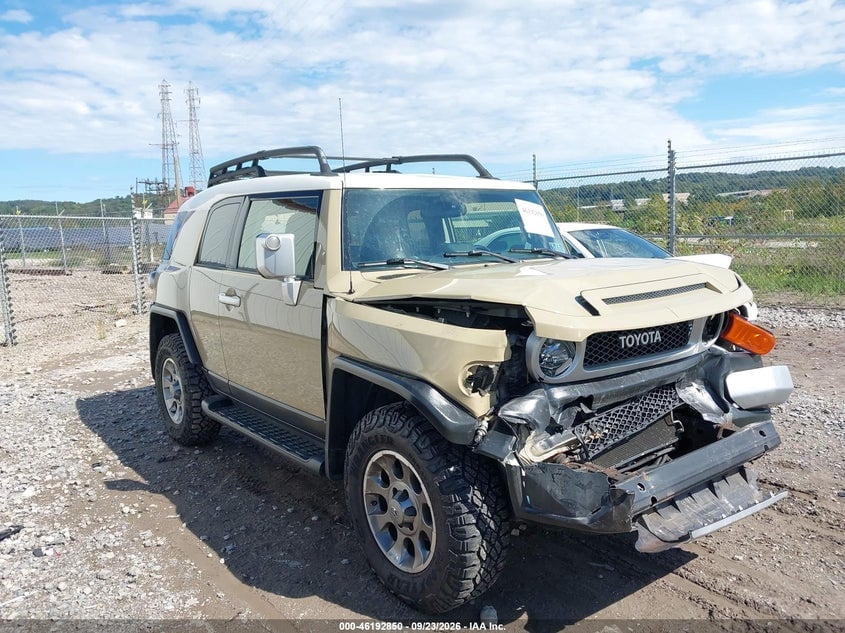 2013 TOYOTA FJ CRUISER | JTEBU4BF1DK151179 | UPCARS
