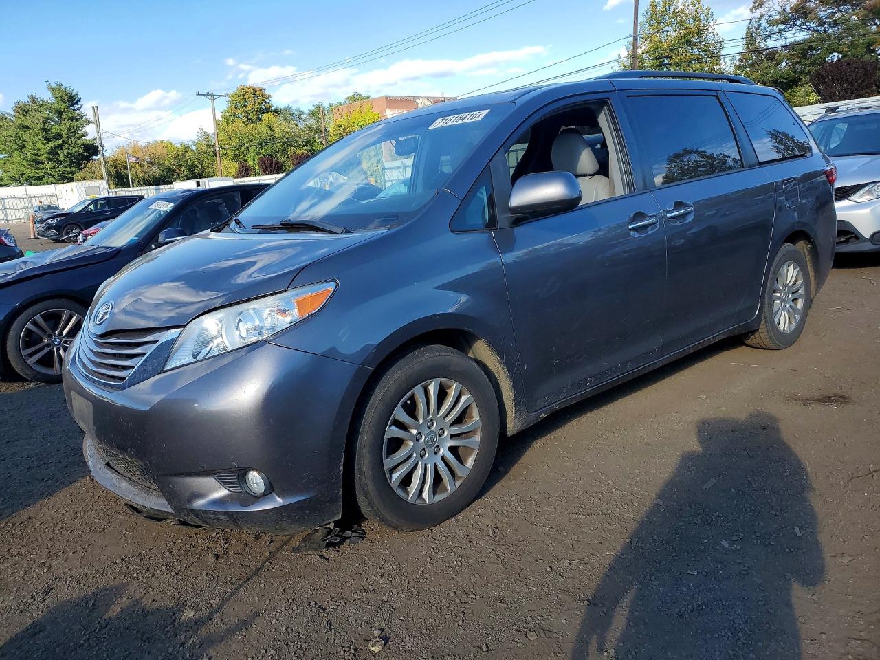 2017 TOYOTA SIENNA XLE 8-PASSENGER | 5TDYZ3DC0HS804175 | UPCARS