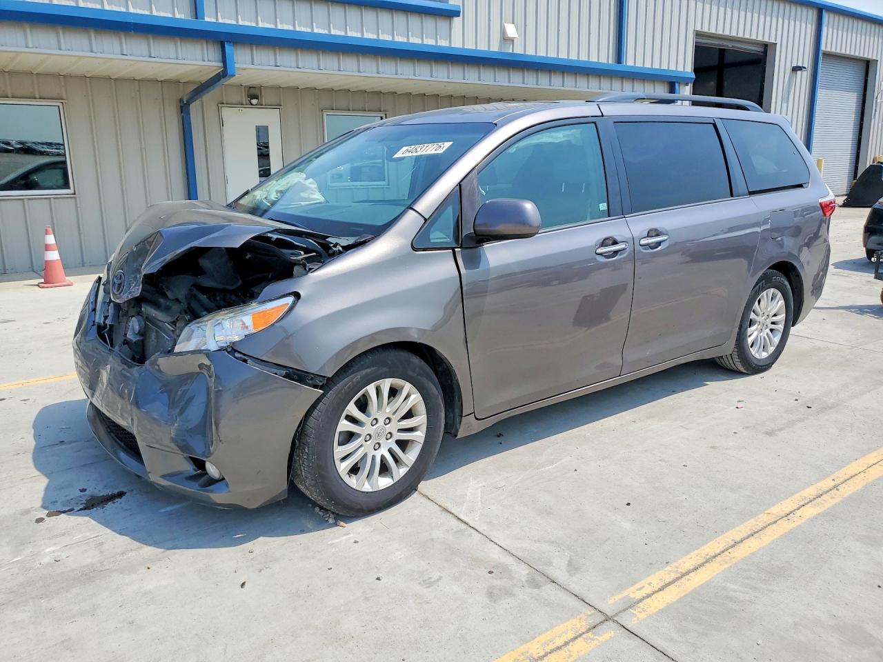 2015 TOYOTA SIENNA XLE 8-PASSENGER | 5TDYK3DC6FS628945 | UPCARS