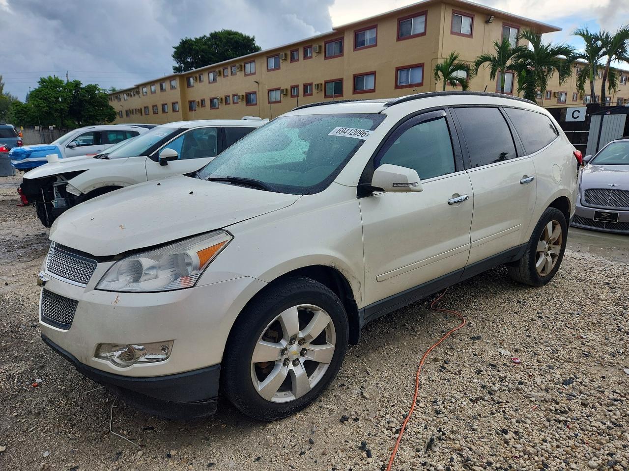 2012 CHEVROLET TRAVERSE LT | 1GNKRGED0CJ143328 | UPCARS