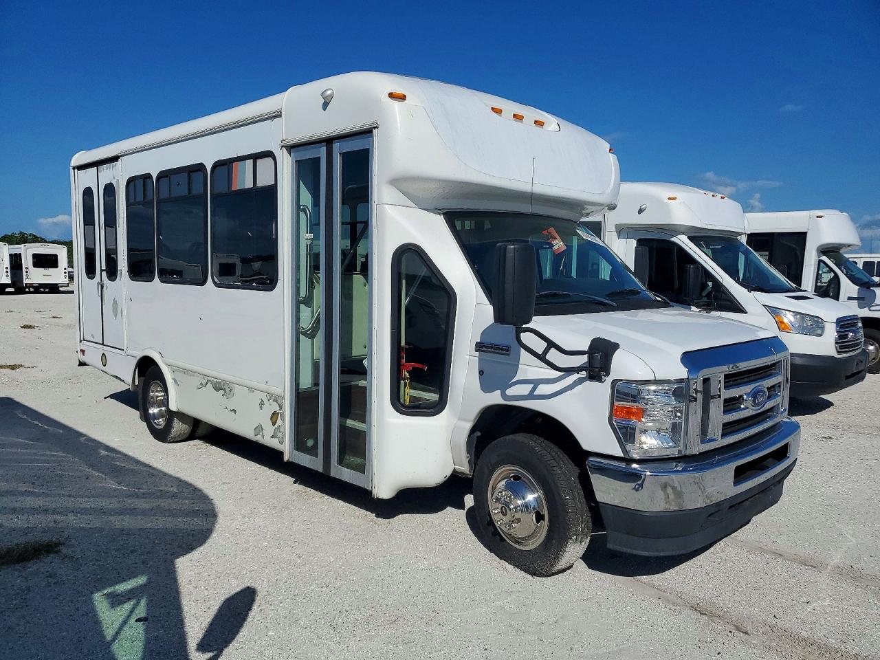 2021 FORD ECONOLINE SHUTTLE BUS | 1FDEE3FN5MDC10759 | UPCARS