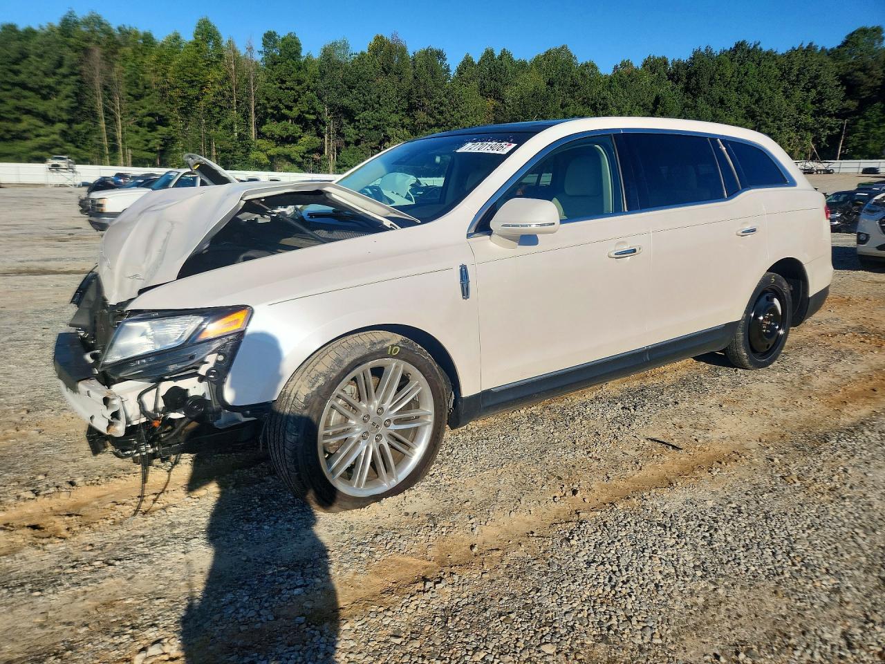 2019 LINCOLN MKT | 2LMHJ5ATXKBL00166 | UPCARS