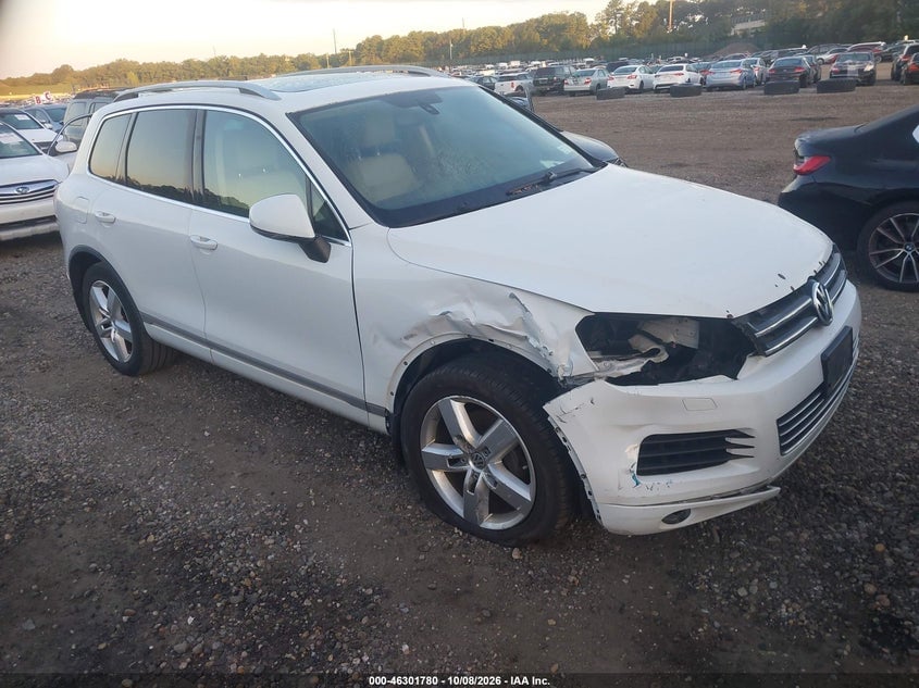 2014 VOLKSWAGEN TOUAREG 3.6L LUX | WVGEF9BP3ED001464 | UPCARS