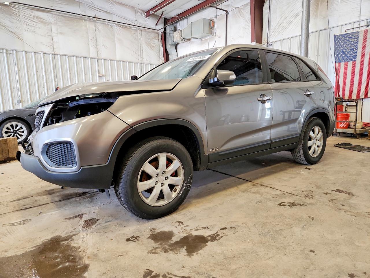 2011 KIA SORENTO LX | 5XYKTCA17BG011695 | UPCARS