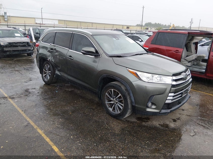 2019 TOYOTA HIGHLANDER XLE | 5TDKZRFHXKS368265 | UPCARS