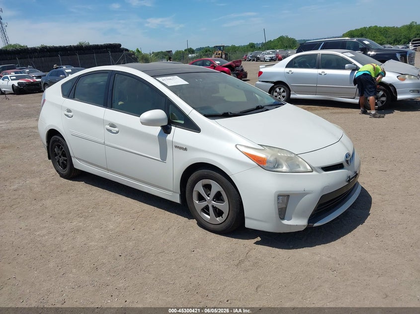 2013 TOYOTA PRIUS FOUR | JTDKN3DU1D1709710 | UPCARS