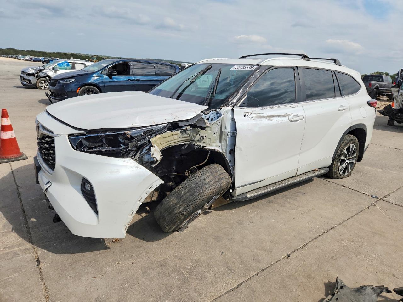 2023 TOYOTA HIGHLANDER XLE | 5TDKDRAH4PS520621 | UPCARS