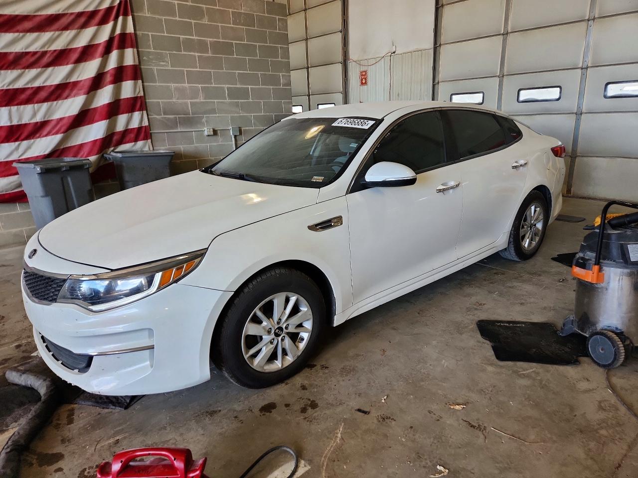 2017 KIA OPTIMA LX | 5XXGT4L38HG125471 | UPCARS