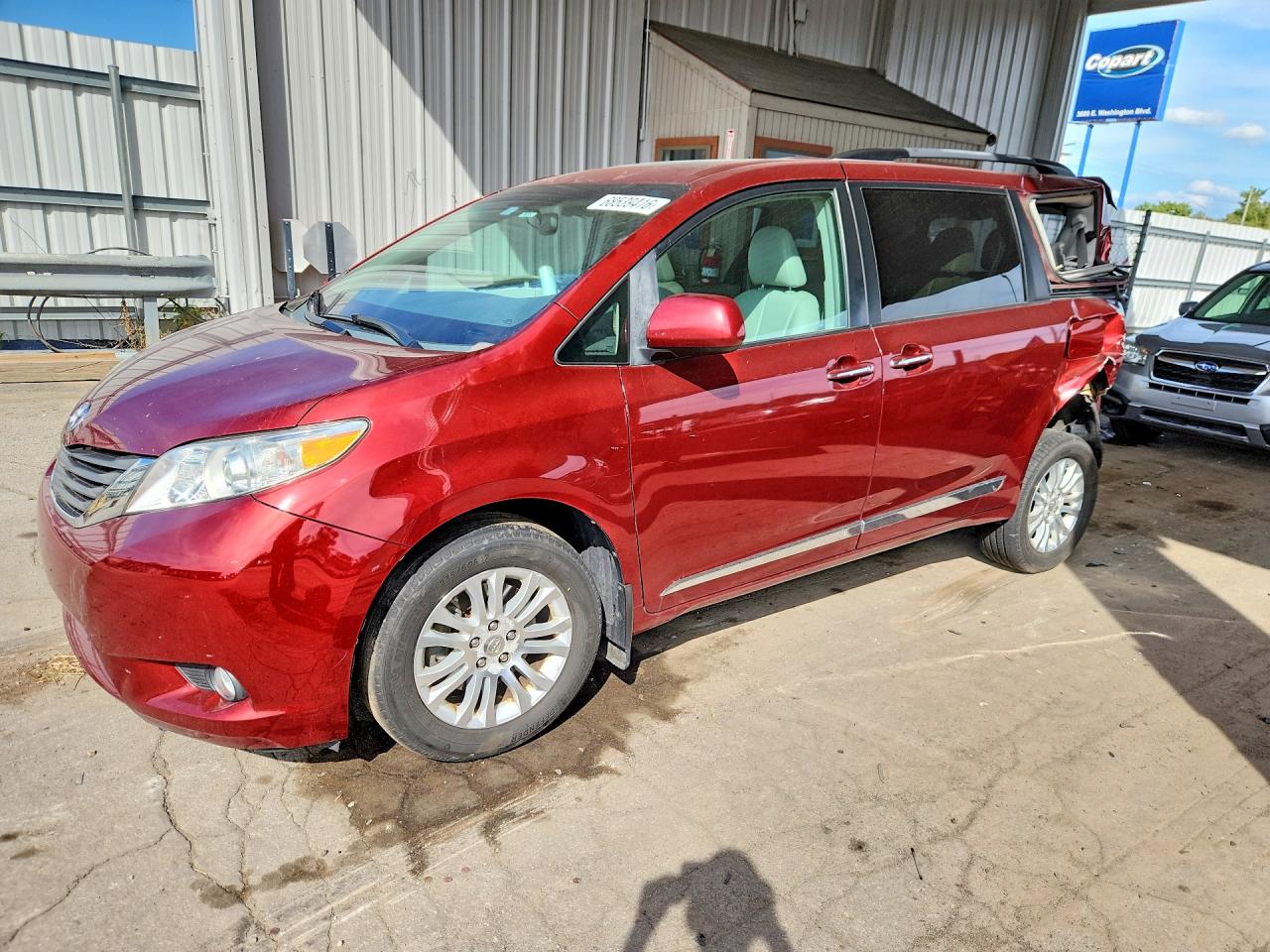 2011 TOYOTA SIENNA | 5TDYK3DC9BS147355 | UPCARS