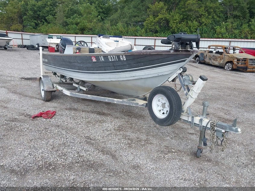1990 CRESTLINER 16 | NOR27216J990 | UPCARS