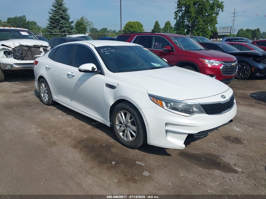 2018 KIA OPTIMA LX | 5XXGT4L30JG230009 | UPCARS