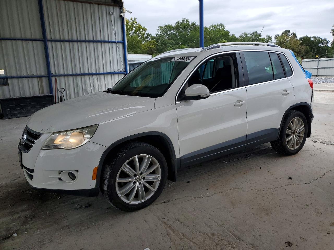2011 VOLKSWAGEN TIGUAN S | WVGBV7AX9BW555930 | UPCARS