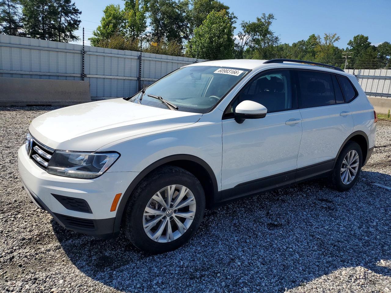 2018 VOLKSWAGEN TIGUAN S | 3VV1B7AX7JM074468 | UPCARS