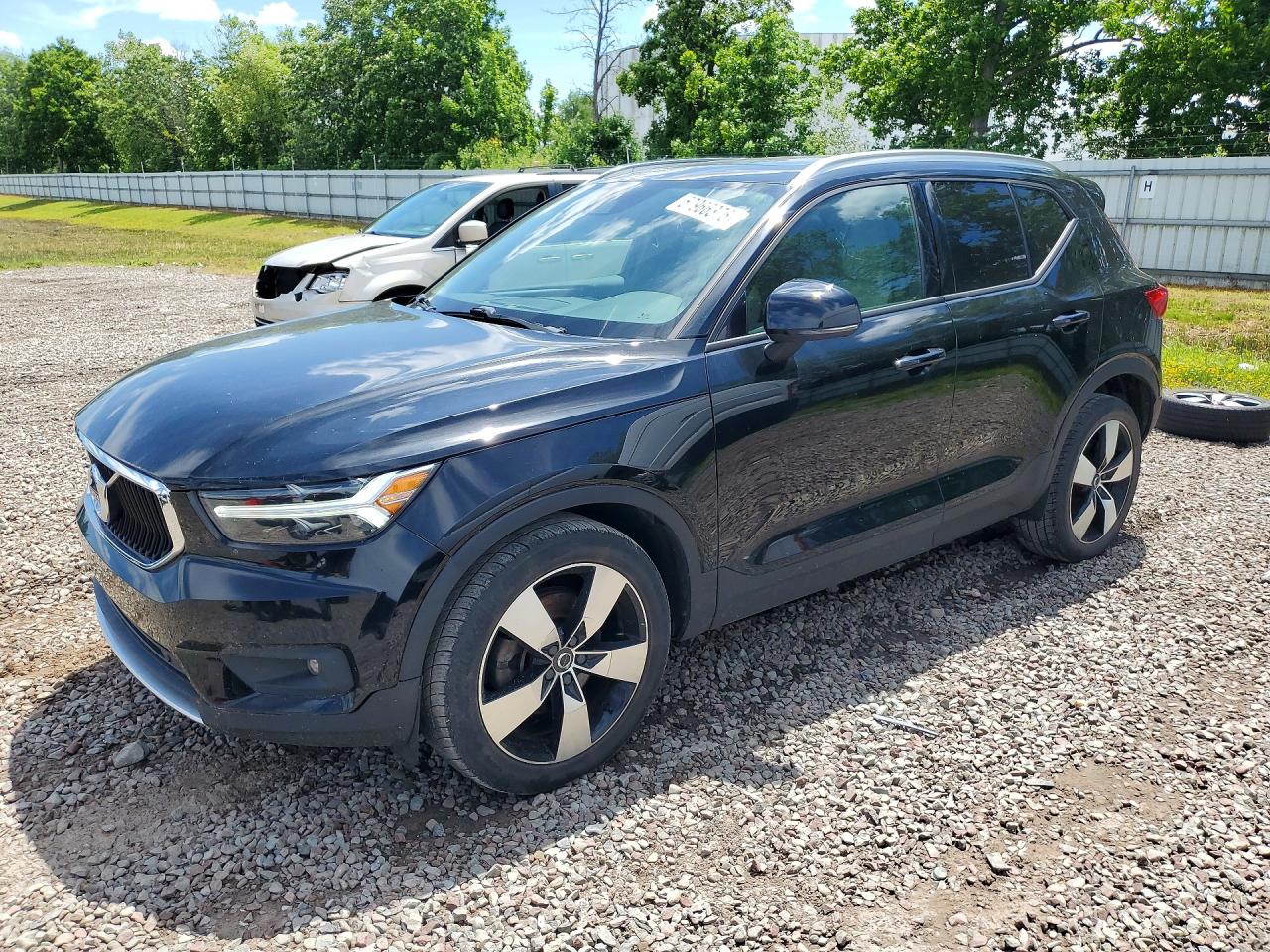 2021 VOLVO XC40 T5 MOMENTUM | YV4162UK7M2432540 | UPCARS
