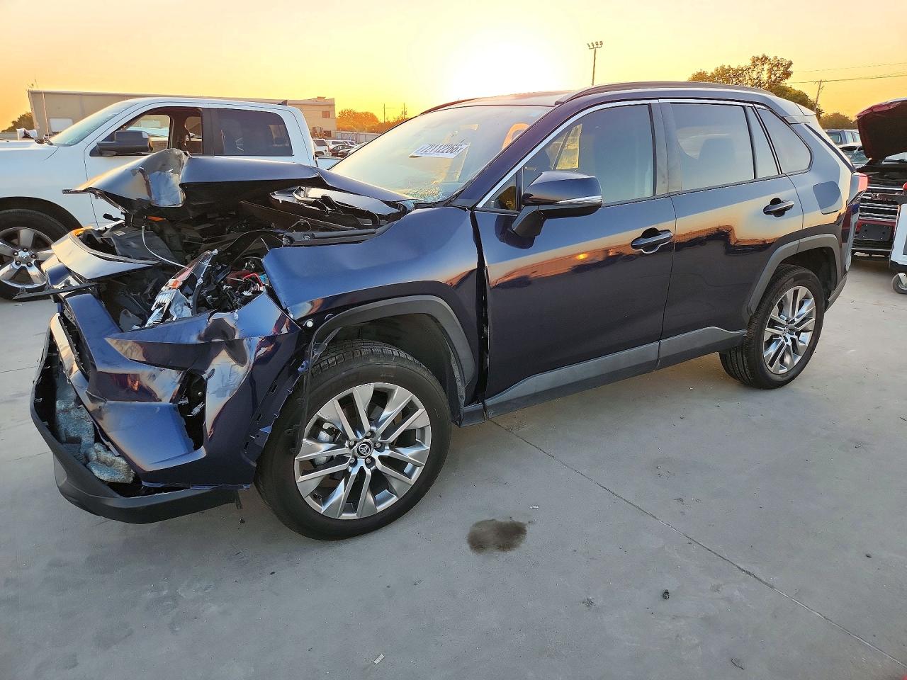 2020 TOYOTA RAV4 XLE PREMIUM | 2T3C1RFV6LC041896 | UPCARS