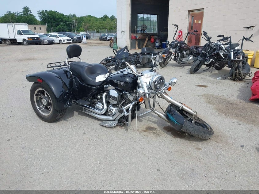 2015 HARLEY-DAVIDSON FLRT FREE WHEELER | 1HD1MCM14FB859844 | UPCARS