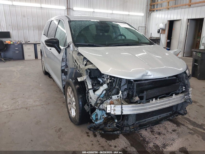 2024 CHRYSLER PACIFICA TOURING L | 2C4RC1BG2RR162875 | UPCARS