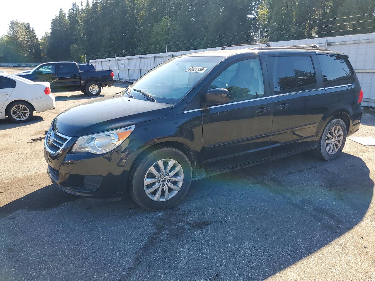 2014 VOLKSWAGEN ROUTAN SE | 2C4RVABG3ER135298 | UPCARS