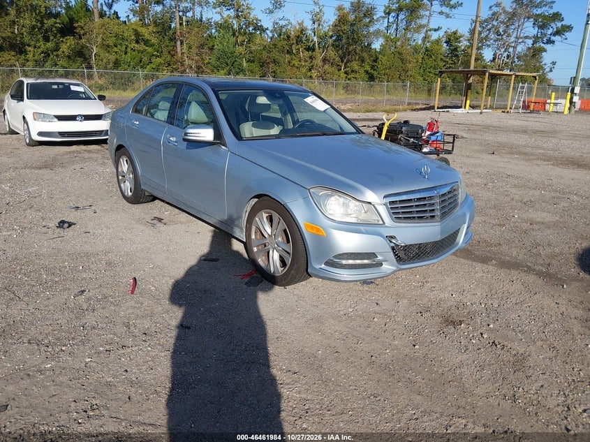 2013 MERCEDES-BENZ C 250 LUXURY | WDDGF4HB2DA766070 | UPCARS