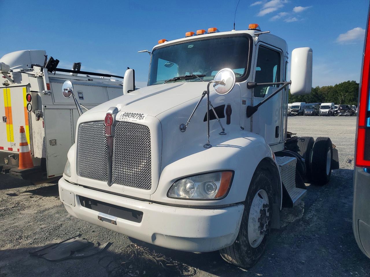 2017 KENWORTH ALL OTHER SEMI TRUCK | 2XKHAJ8X7HM160466 | UPCARS