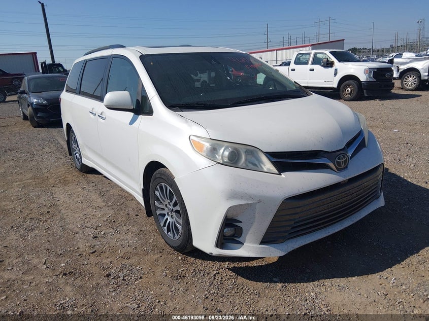 2018 TOYOTA SIENNA XLE 8 PASSENGER | 5TDYZ3DC7JS926425 | UPCARS