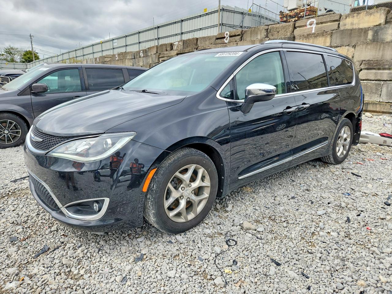 2018 CHRYSLER PACIFICA LIMITED | 2C4RC1GG4JR251960 | UPCARS
