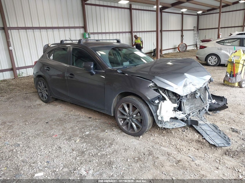 2018 MAZDA MAZDA3 TOURING | 3MZBN1L33JM226504 | UPCARS