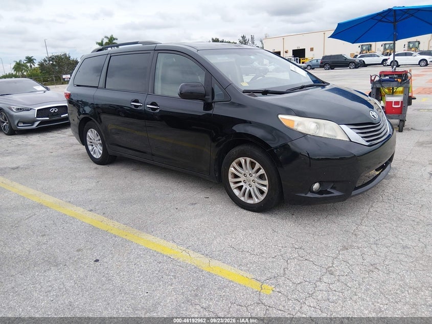 2015 TOYOTA SIENNA XLE/XLE 8 PASSENGER | 5TDYK3DC9FS527902 | UPCARS