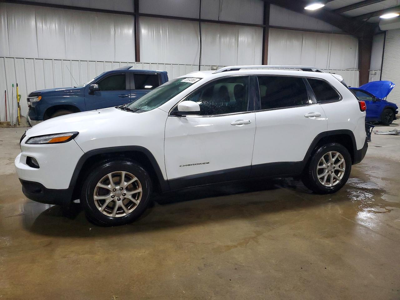 2015 JEEP CHEROKEE LATITUDE | 1C4PJMCS4FW725722 | UPCARS