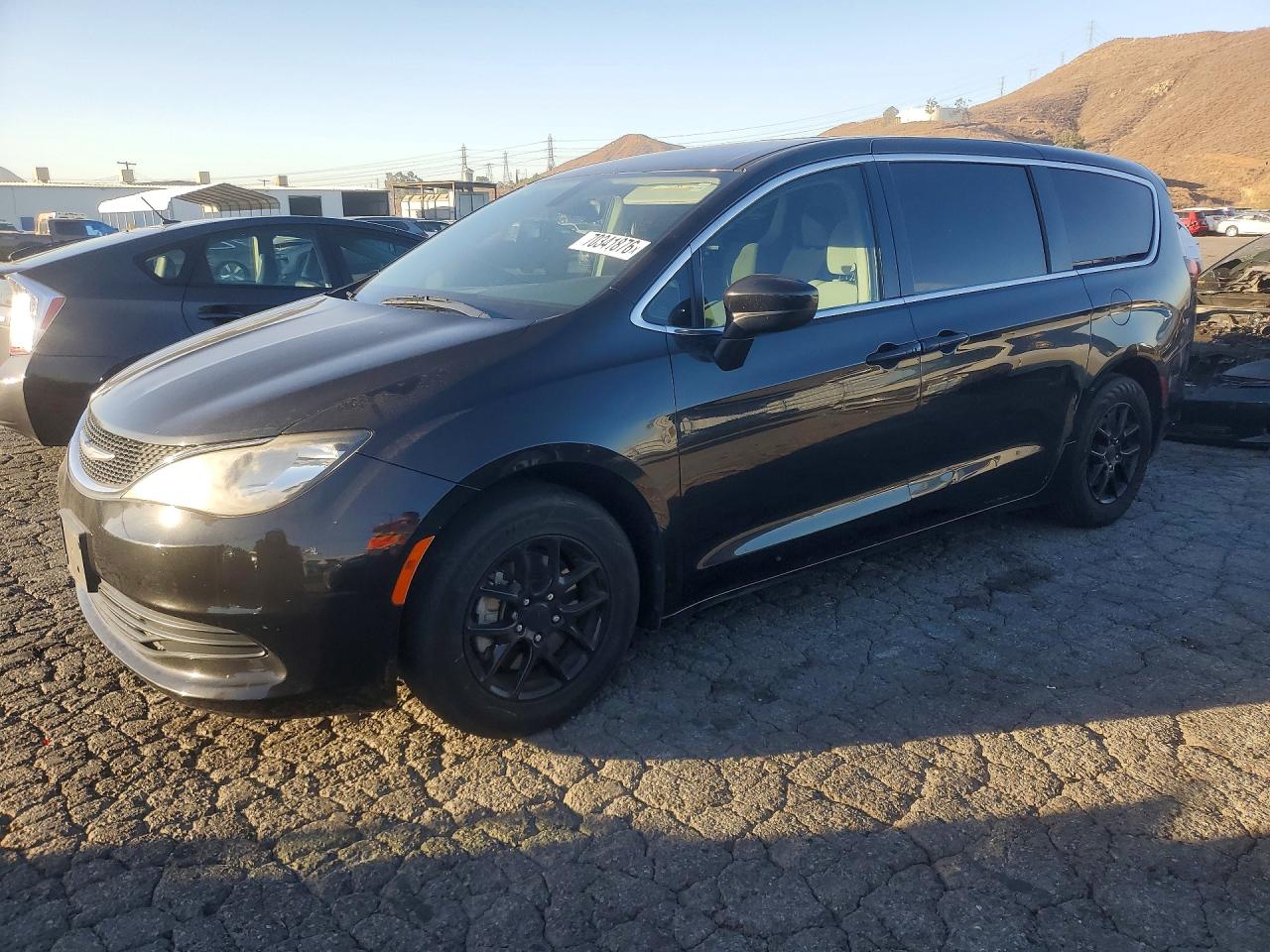 2017 CHRYSLER PACIFICA LX | 2C4RC1CG1HR505687 | UPCARS